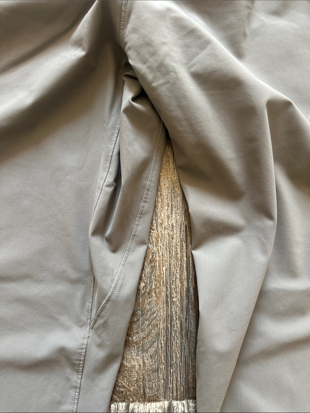 lululemon athletica Men's Gray Jogger Pants - Picture 4 of 8